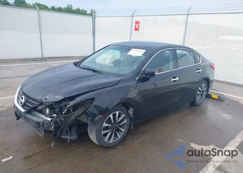 2017 Nissan Altima 2.5 Sv z USA, uszkodzony, nr VIN 1N4AL3AP7HC132911
